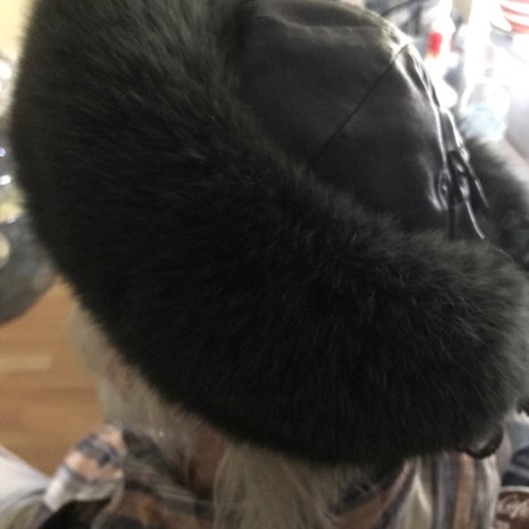 Fur hat, genuine leather top and fur - Picture 4 of 5